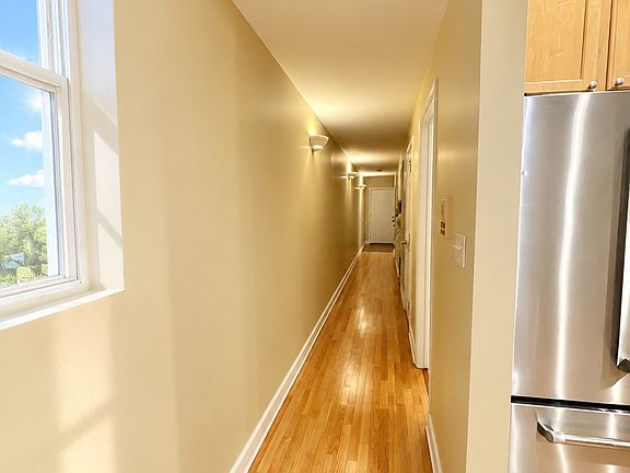 4th image of 515 S Western Ave 2