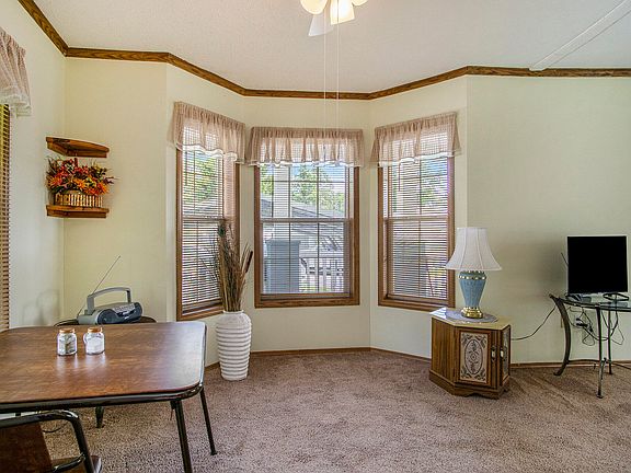 3rd image of 857 Mobile Blvd #1
