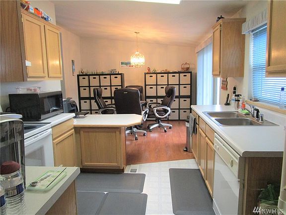 5th image of 309 Chenois Ave NE