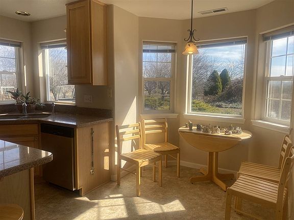 3rd image of 101 Vardon Ct