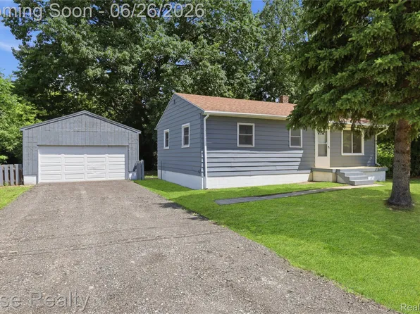 3472 W Gracelawn Ave, Flint, MI 48504