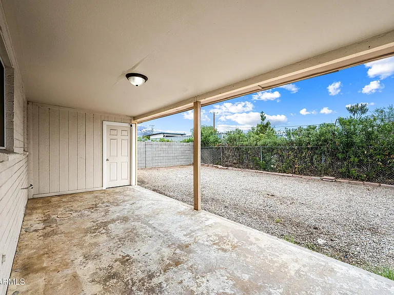 4115 N 18th Dr — Photo 15
