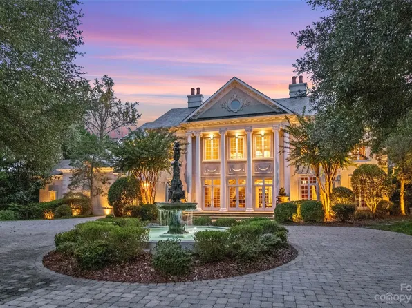 4424 Fox Brook Ln, Charlotte, NC 28211
