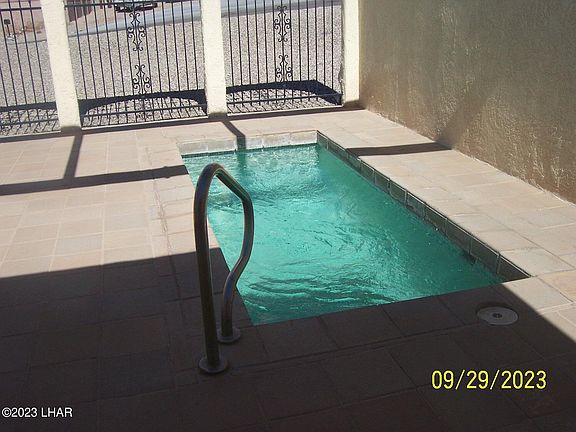 3rd image of 2946 Maracaibo Dr