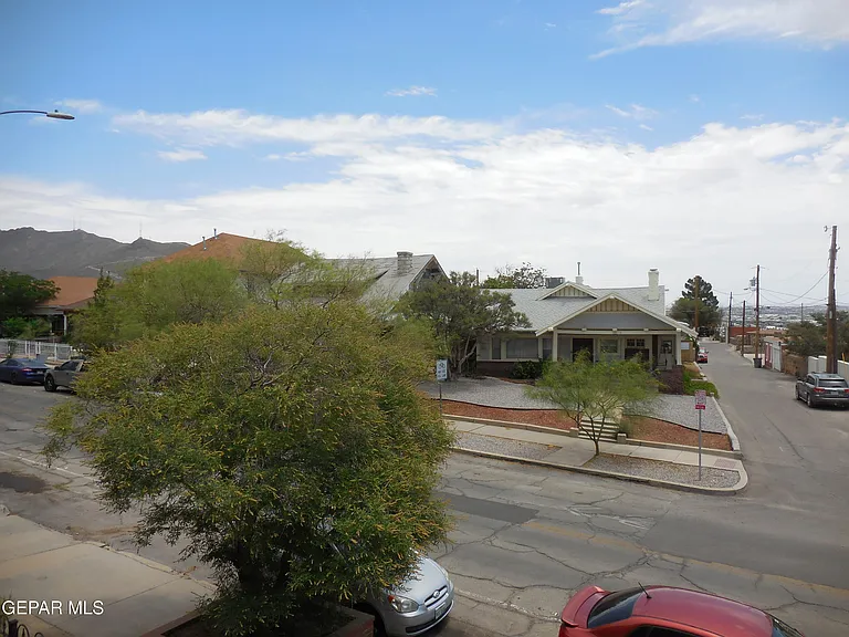 701 W Yandell Dr #8 — Photo 16
