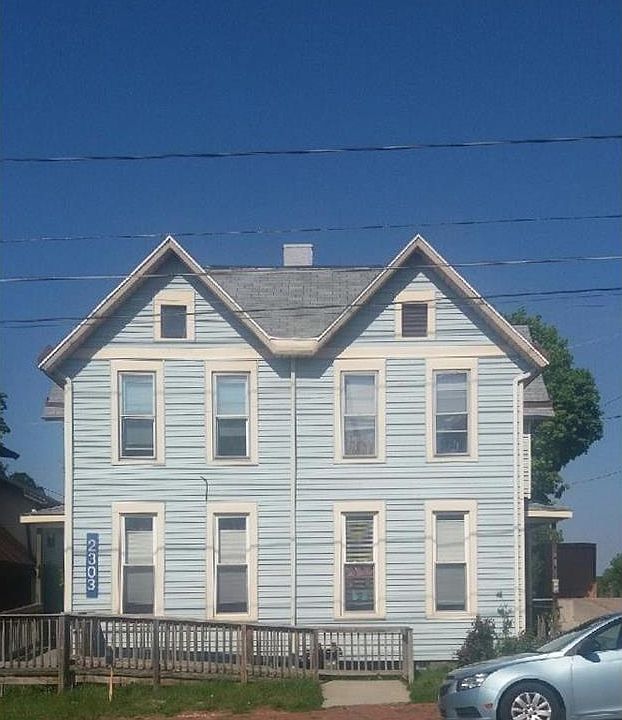 1st image of 2303 Peach St #05