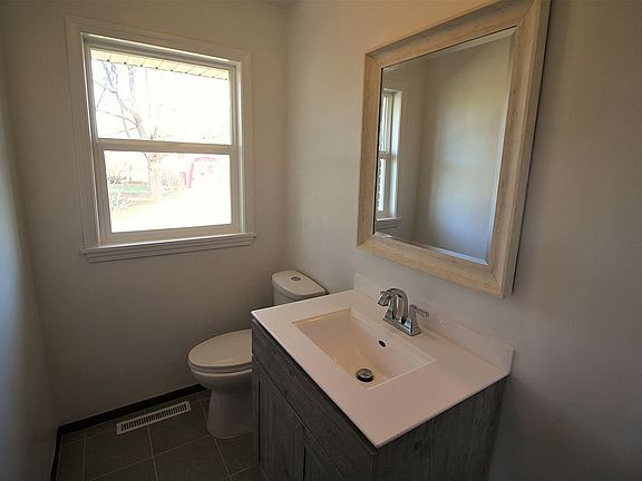 5th image of 1403 Meadowbrook Ct