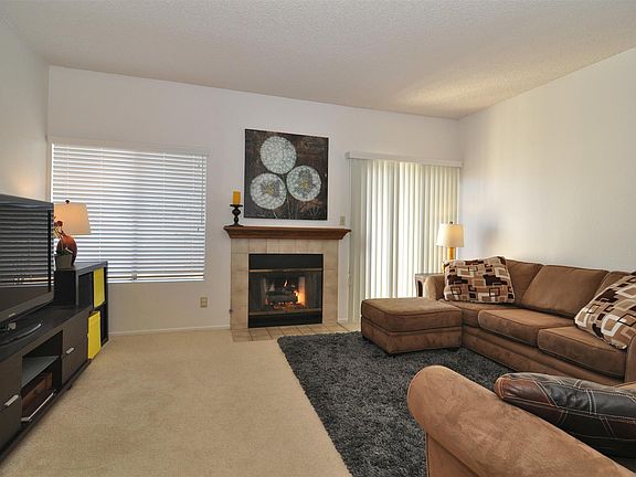2nd image of 5420 Sylmar Ave APT 203