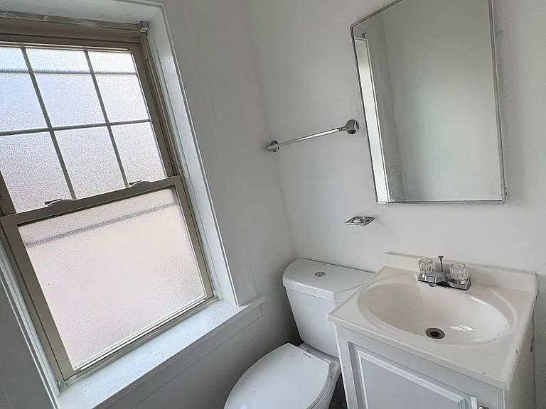 Brooklyn Manor — Photo 21