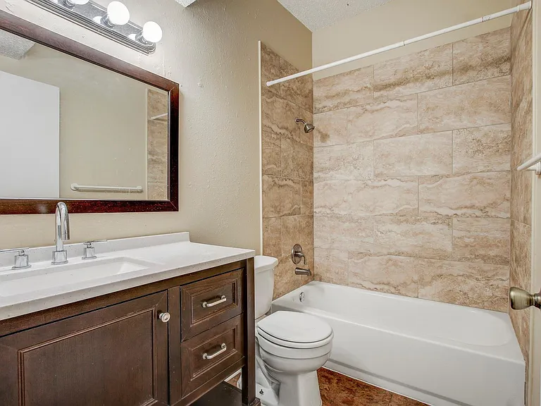2408 Longview St #211 — Photo 14