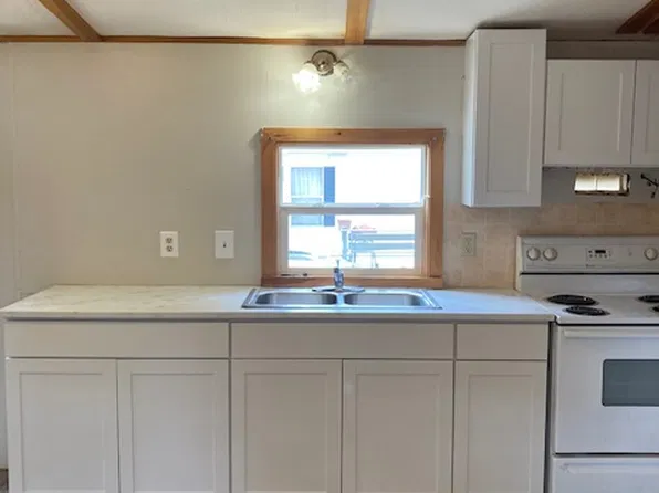 223 High St, South Paris, ME 04281