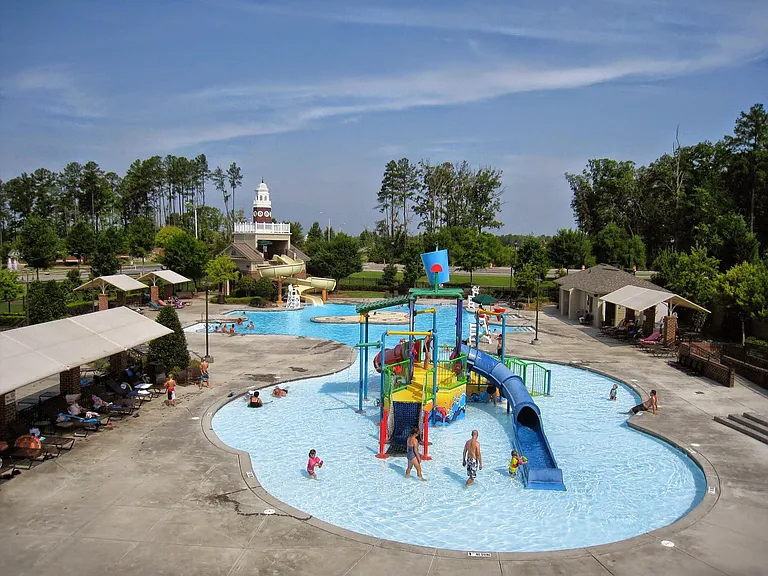 Amberly-Pool_03142022