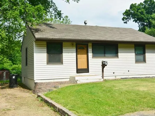 10315 Renfrew Dr, Saint Louis, MO 63137