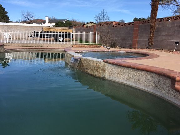 2nd image of 1321 W Southwind Dr