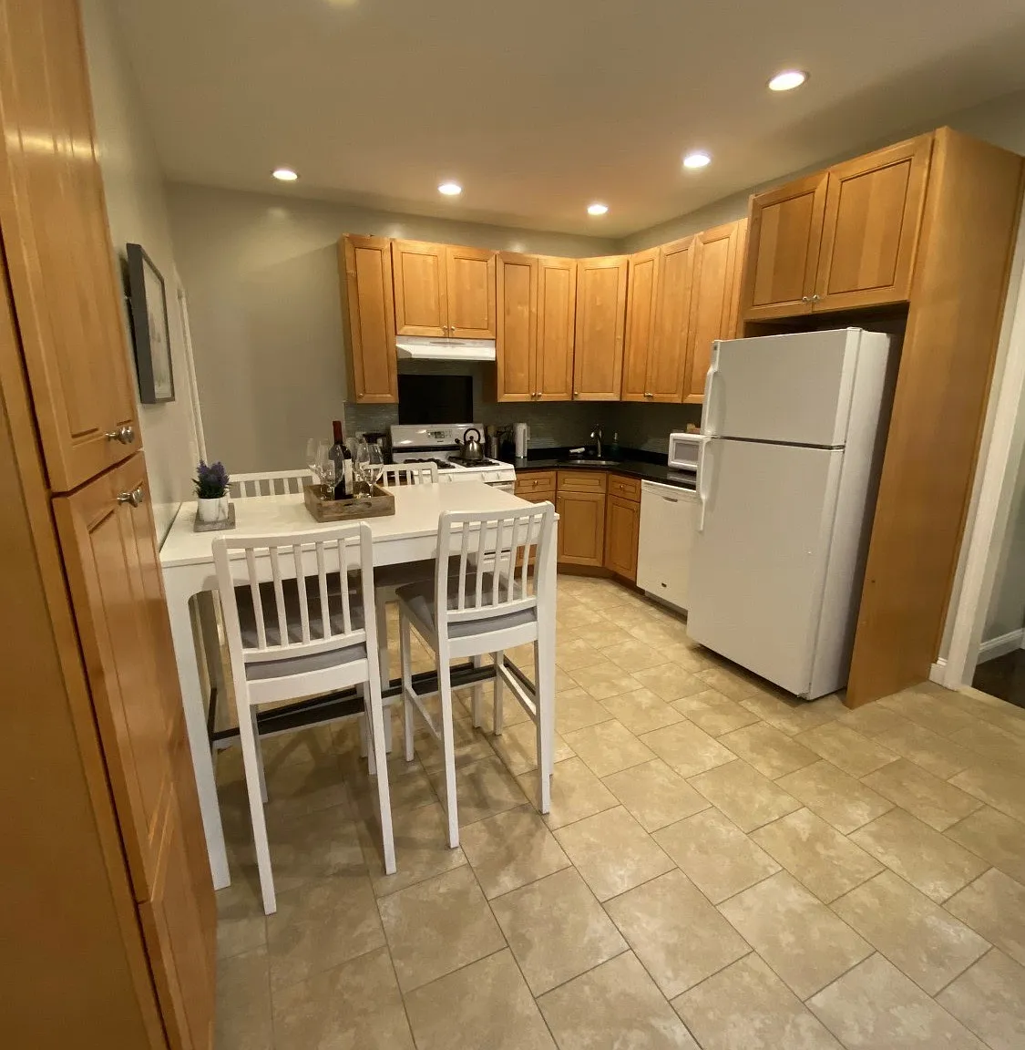 2 bed, 800 sqft, $2,800 — Photo 1