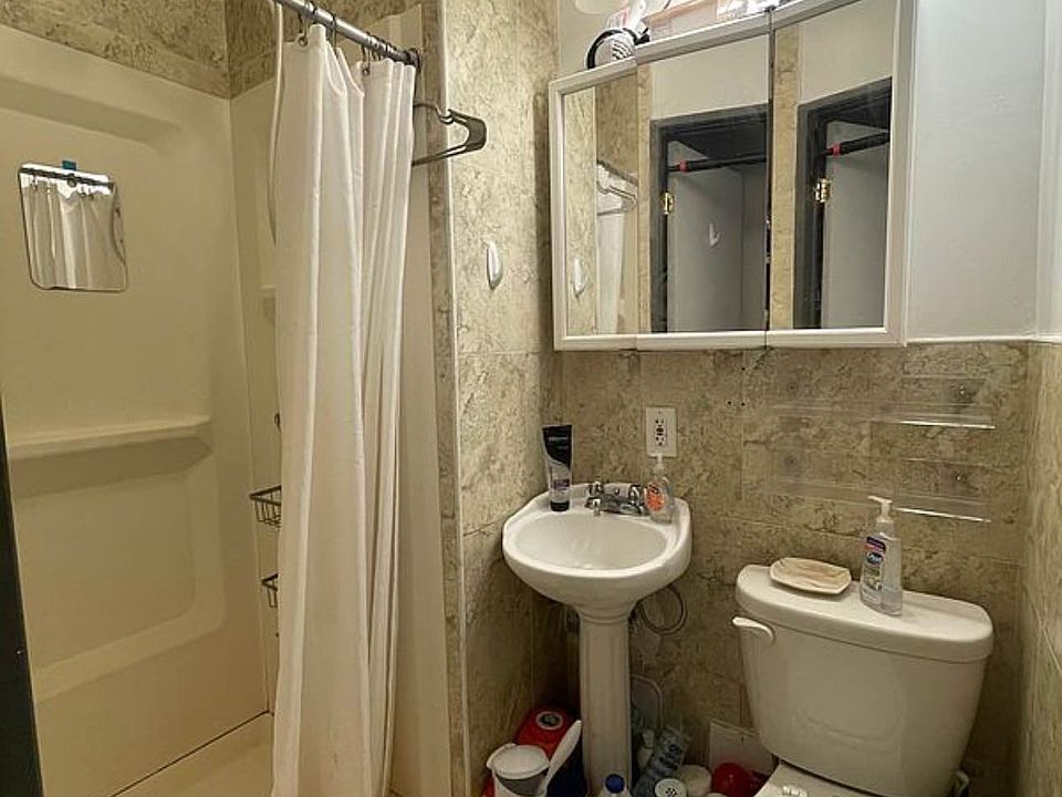 2nd image of 307 E 14th St #204