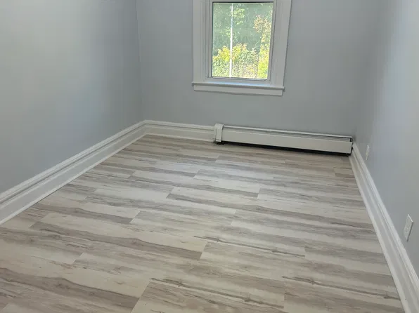 (undisclosed Address), Glen Cove, NY 11542