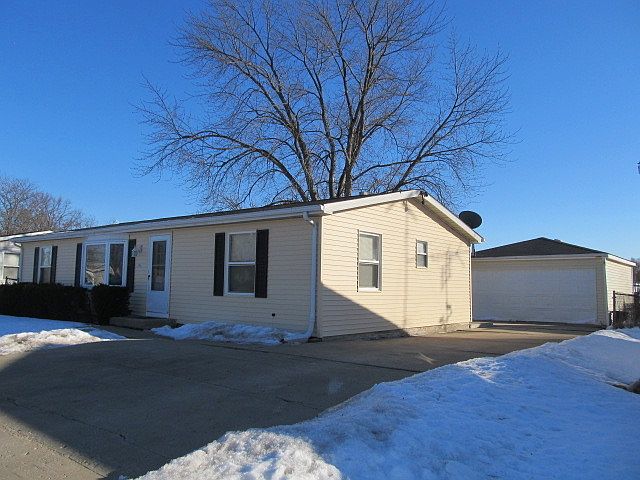 1st image of 3861 Devonshire Ln