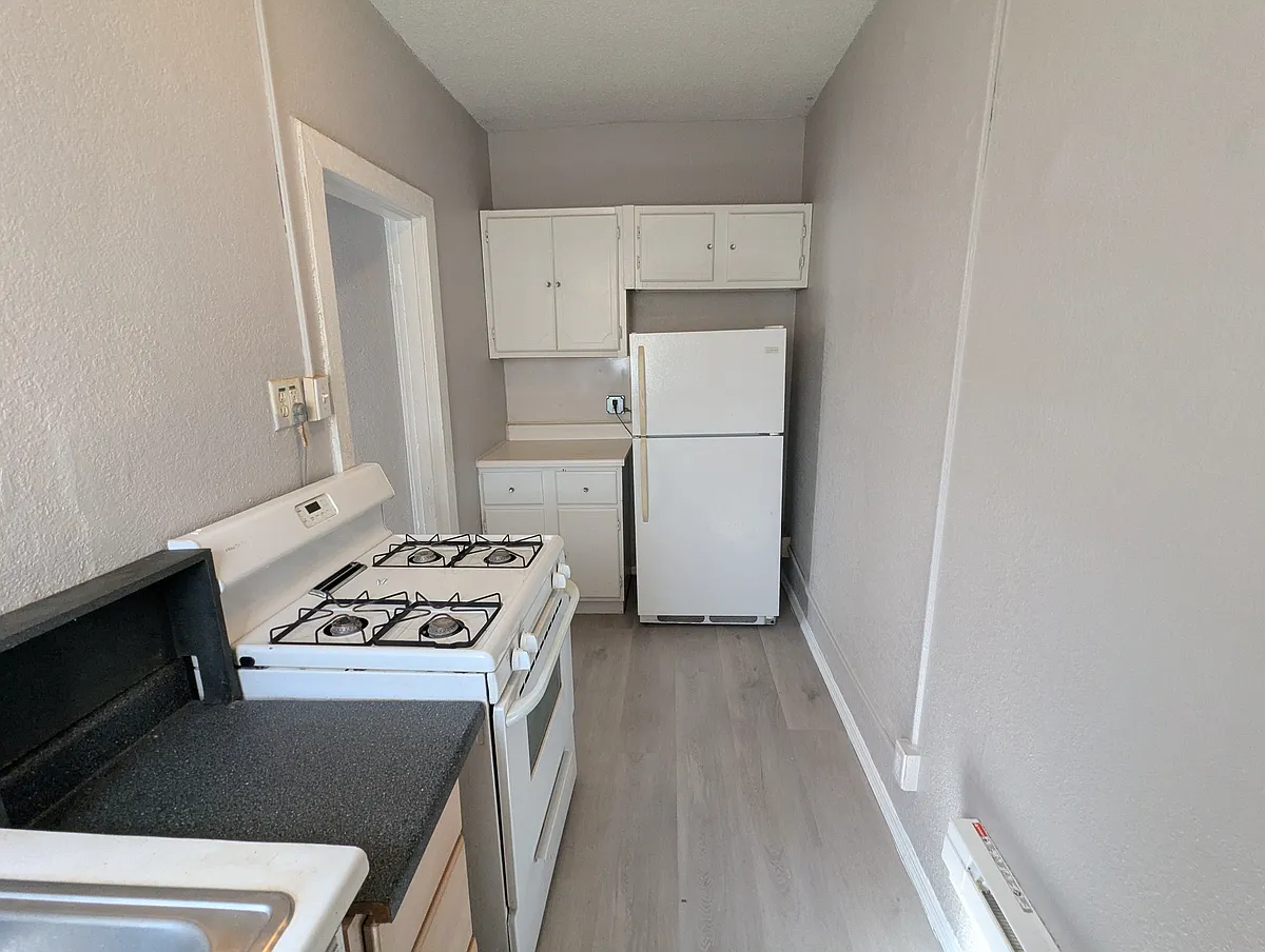 Photo 2 of 15 - 2604 Bellevue Ave #F - Maplewood, MO Building Photo - 2604 Bellevue Ave #F
