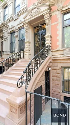 Sold by Bond New York | media 22