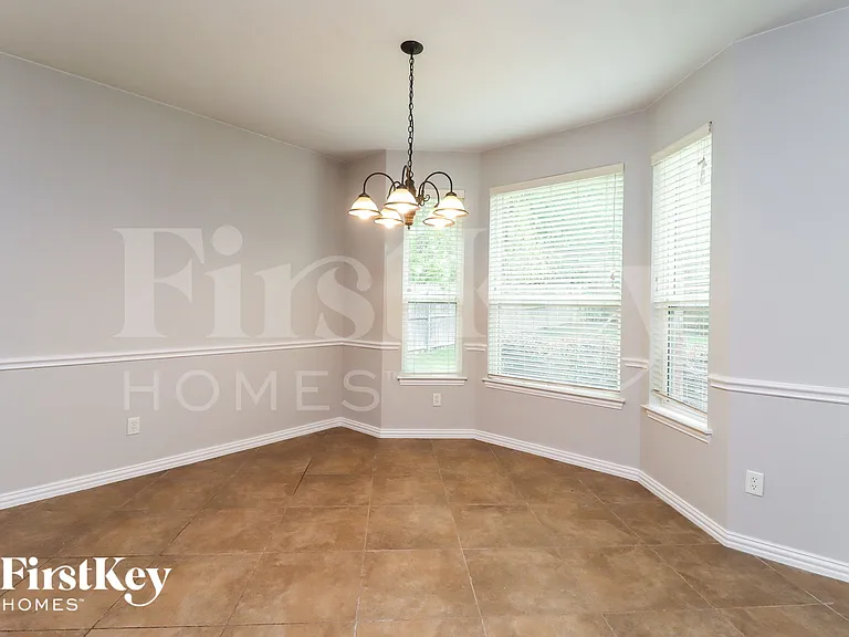 5228 Estrella Ln — Photo 6