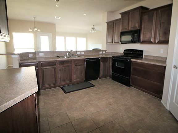 2nd image of 1320 Sandalwood Rd