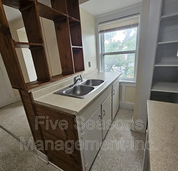 10 Lafayette Pl #8 — Photo 6
