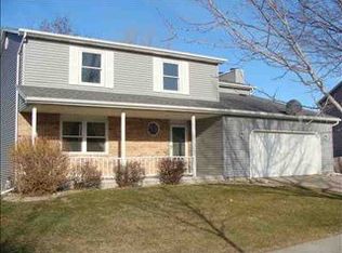 1003 Chicory Ln, Bloomington, IL 61704