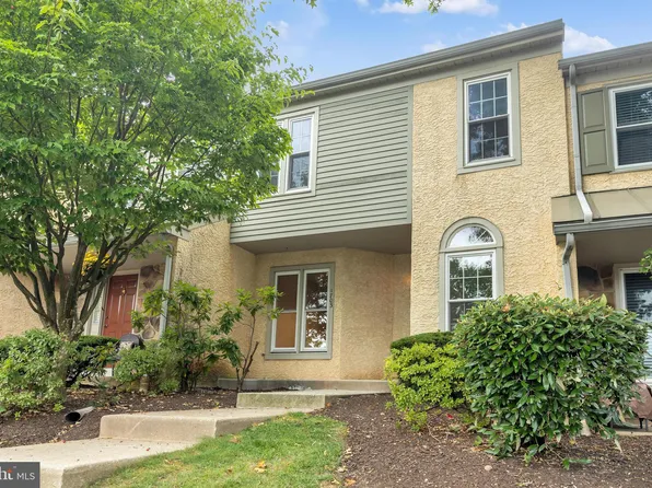 1703 Newmarket Ct, West Chester, PA 19382