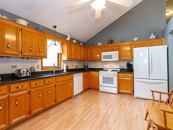 4th image of 10940 S Avenue E