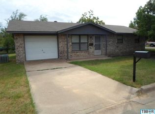 715 W Post Oak Ave, Rogers, TX 76569
