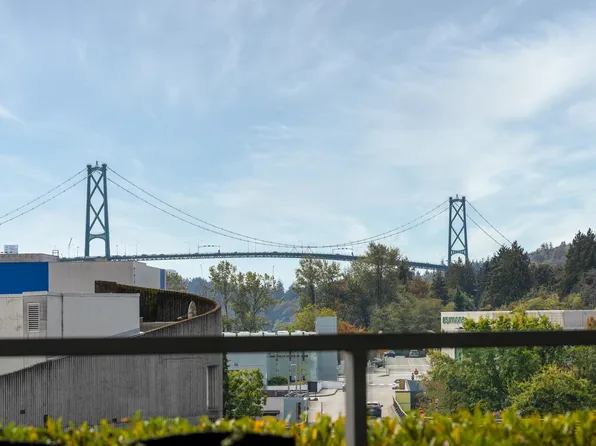 866 Arthur Erickson Pl #303, West Vancouver, BC V7T 0B2