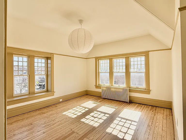 281 S Franklin St #8 — Photo 4