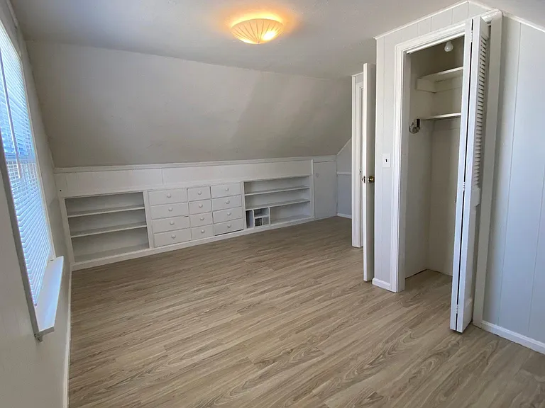 27050 Drakefield Ave — Photo 12