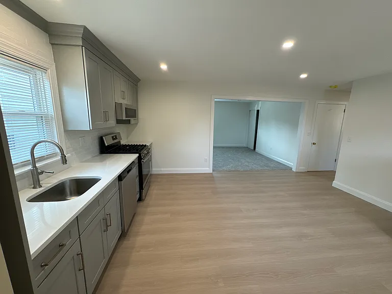Big room great for entertaining