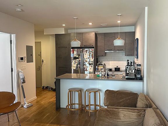 2nd image of 311 Hart St APT 2B