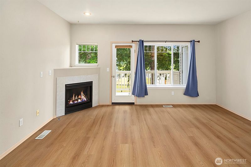 3rd image of 1006 37th Street SE #B