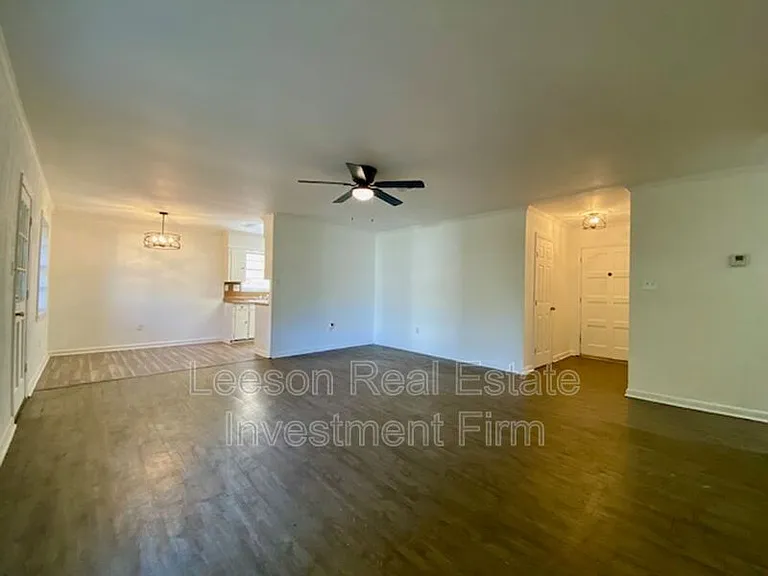 121 Tooke Dr — Photo 4