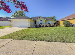 9056 Prosperity Lake Dr, Jacksonville, FL 32244