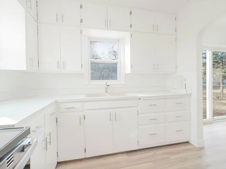 2303 Main St — Photo 10
