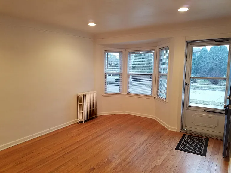 21619 Avalon St — Photo 4