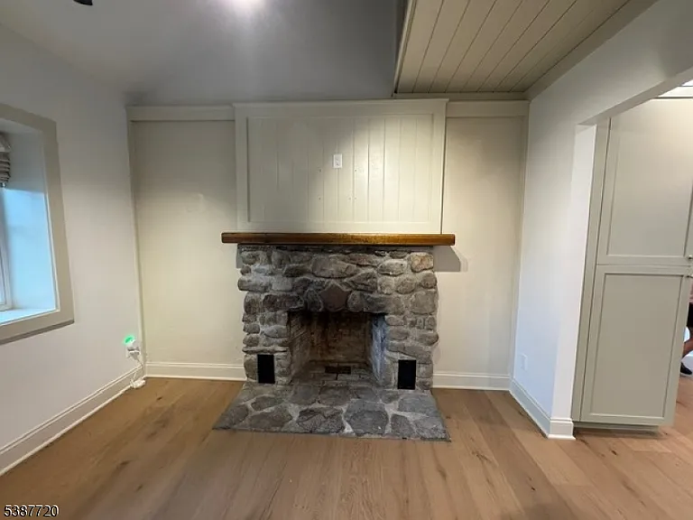 24 Lakeview Point Ave — Photo 11