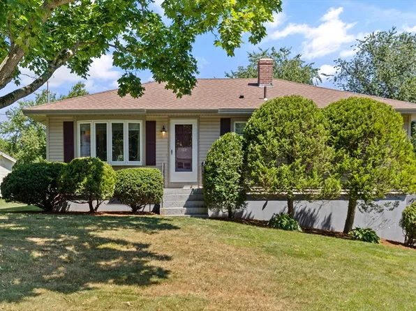 102 Eva Dr, Leominster, MA 01453