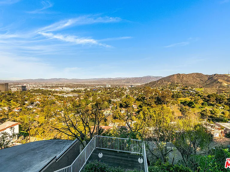 7191 Pacific View Dr — Photo 23