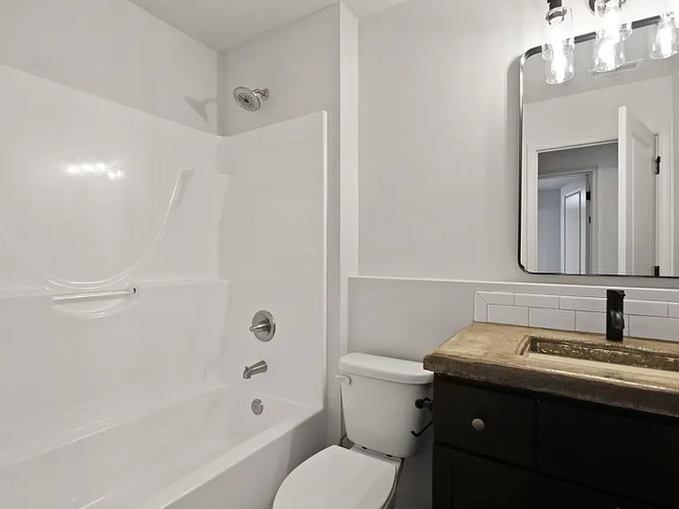 208 3rd Ave — Photo 32