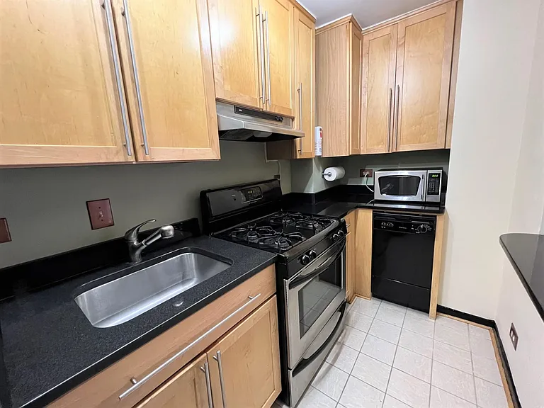 1260 21st St NW #200 — Photo 16
