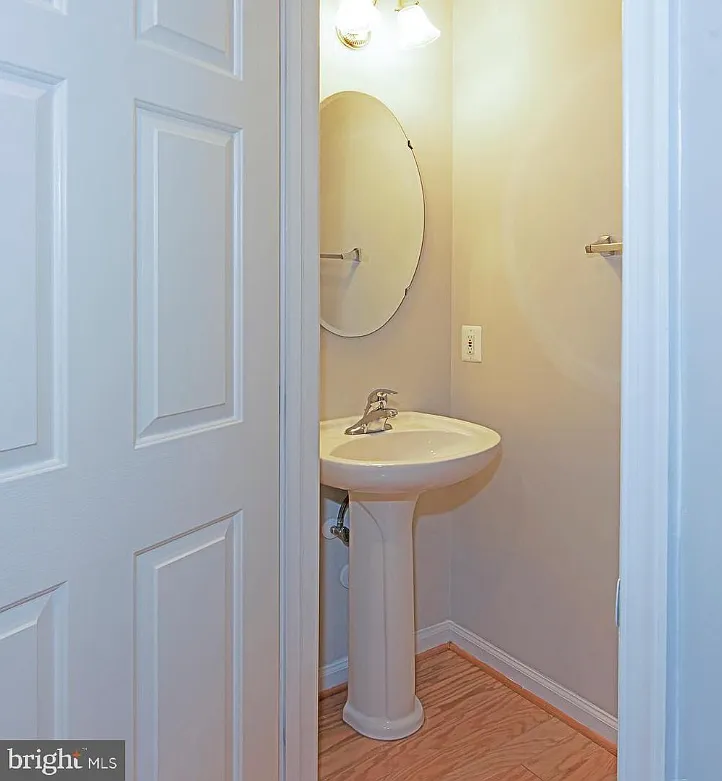 3 bed, 2.5 bath, 2108 sqft, $3,400 — Photo 4