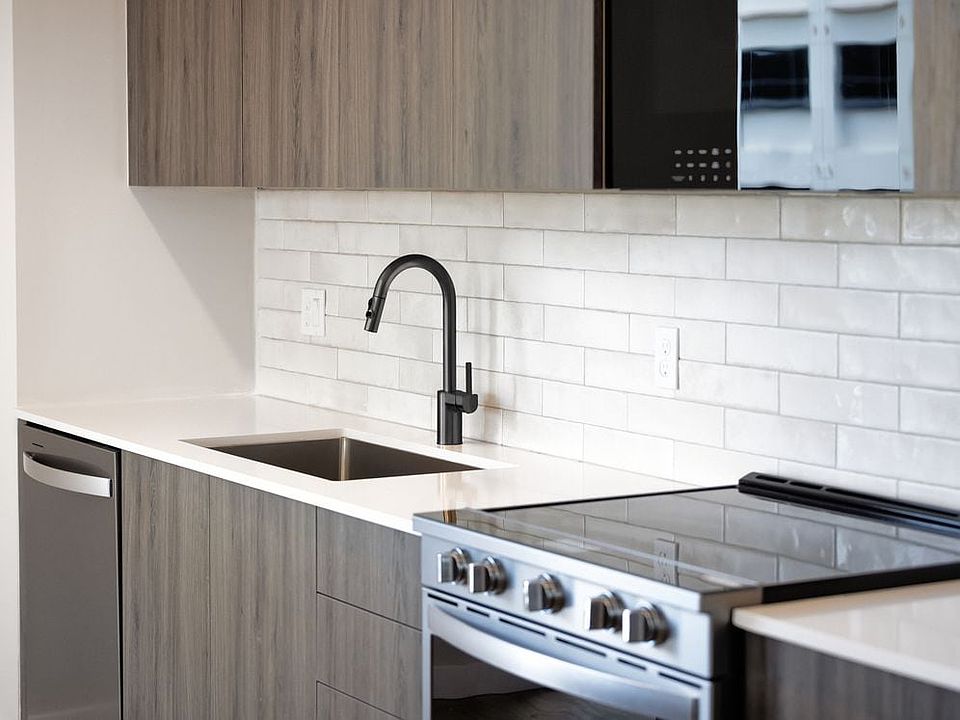 Upgrade Collection II Three-bedroom apartment kitchen