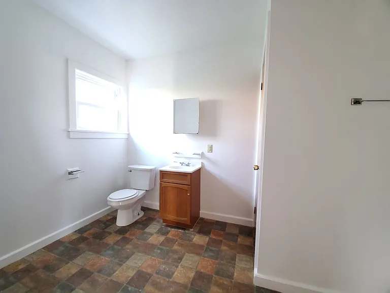 83 South Ave — Photo 11