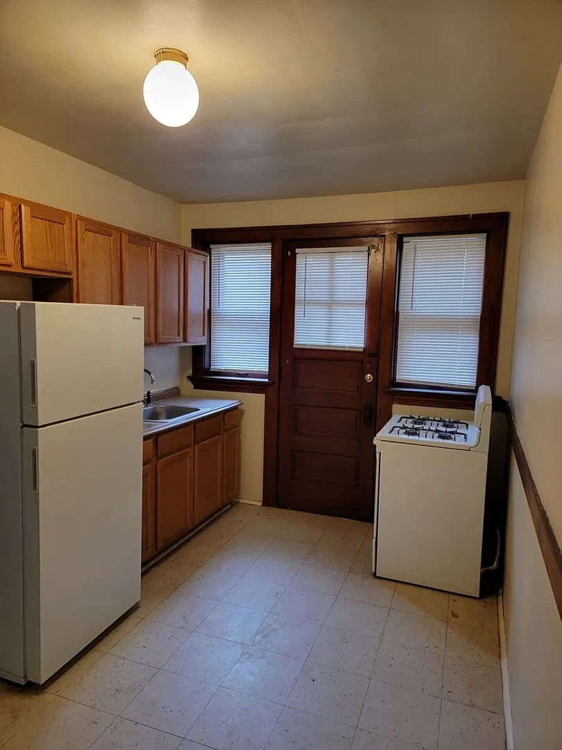 6910-6912 Salzburger Ave. — Photo 3